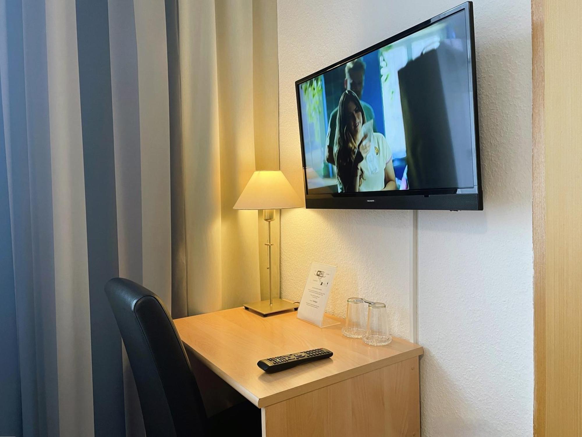 Antoni Hotel *